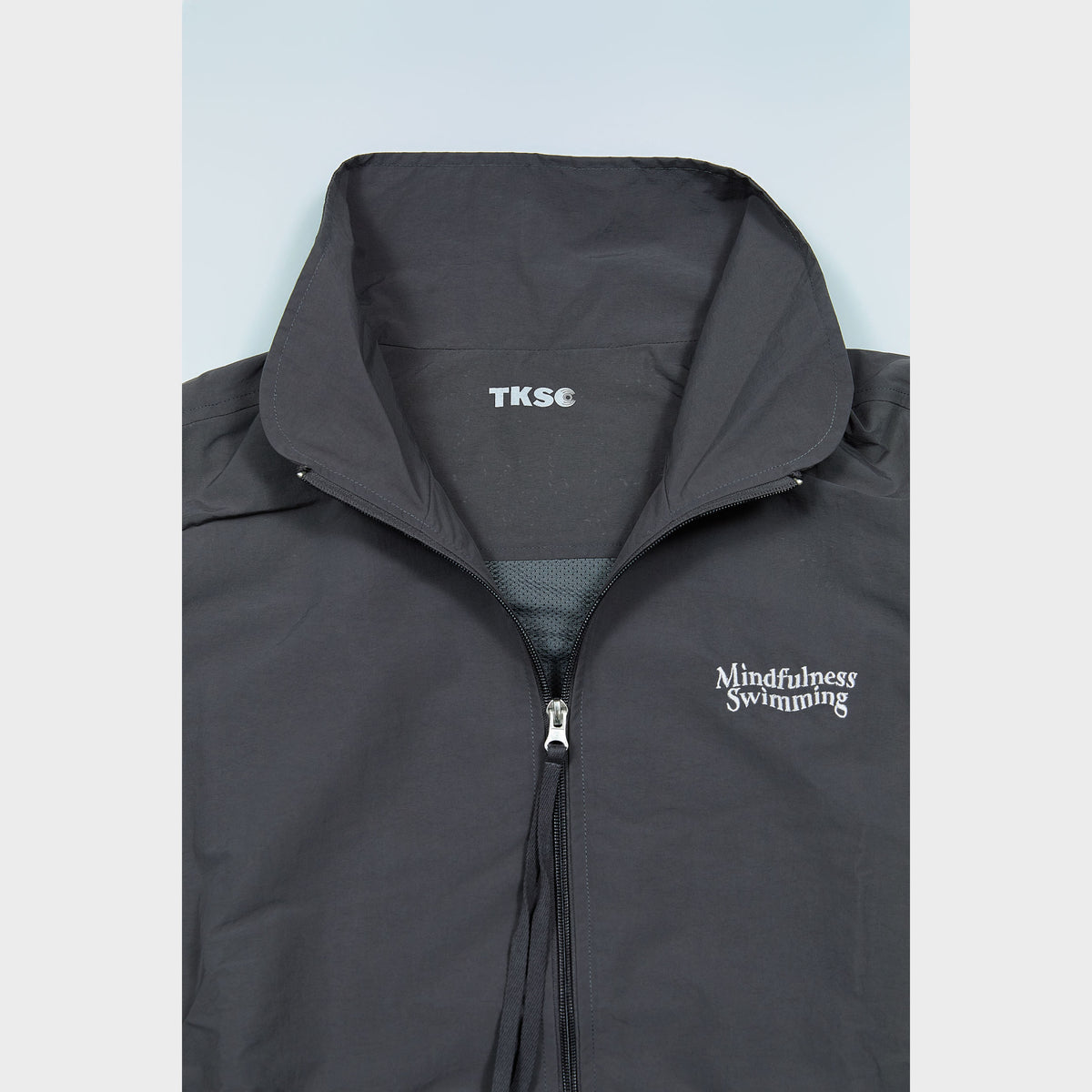 NYLON TRACK BLOUSON “MINDFULNESS SWIMMING” ー GRY