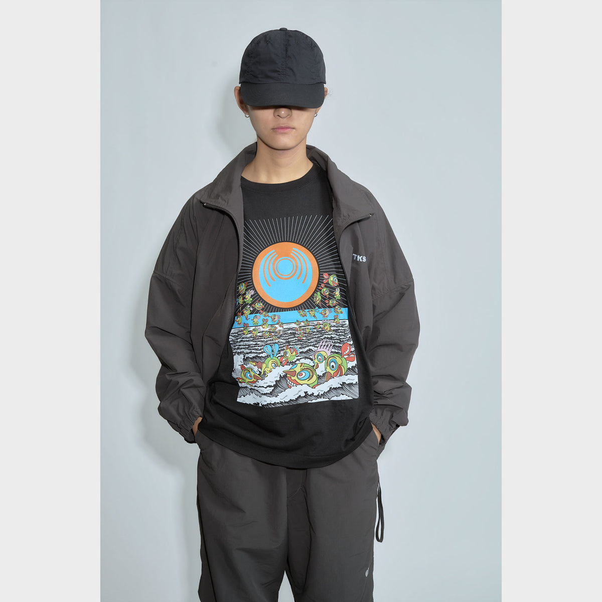 T-SHIRT “OUR SUN" — MIDNIGHT